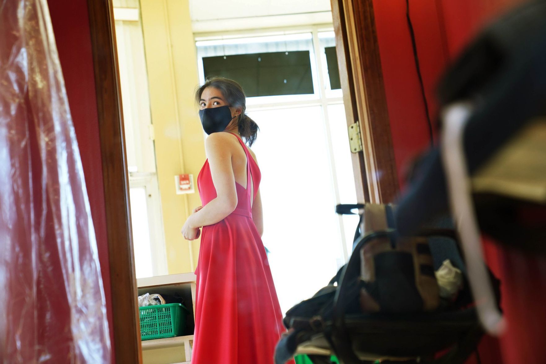 20210501-AMX-US-NEWS-HIGH-SCHOOL-PROMS-ARE-BACK-1-TB.jpg
